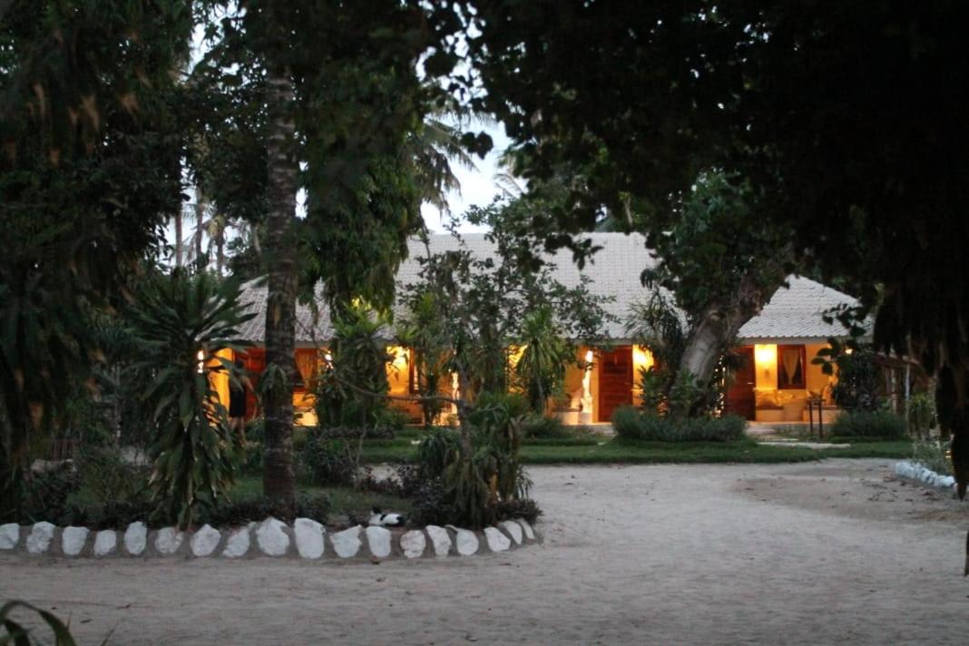 Lodge Scar Reef - Beachfront Paradise Jereweh