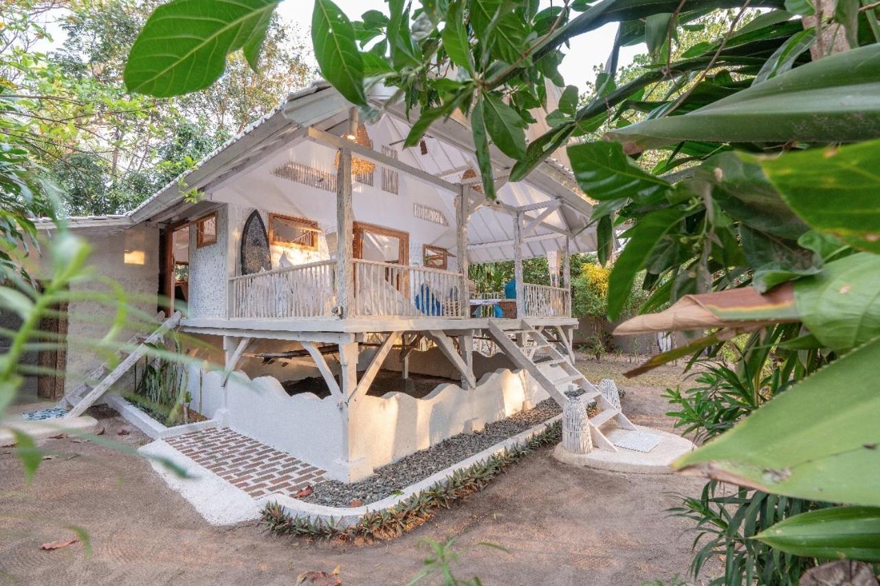 Lodge Scar Reef - Beachfront Paradise Jereweh