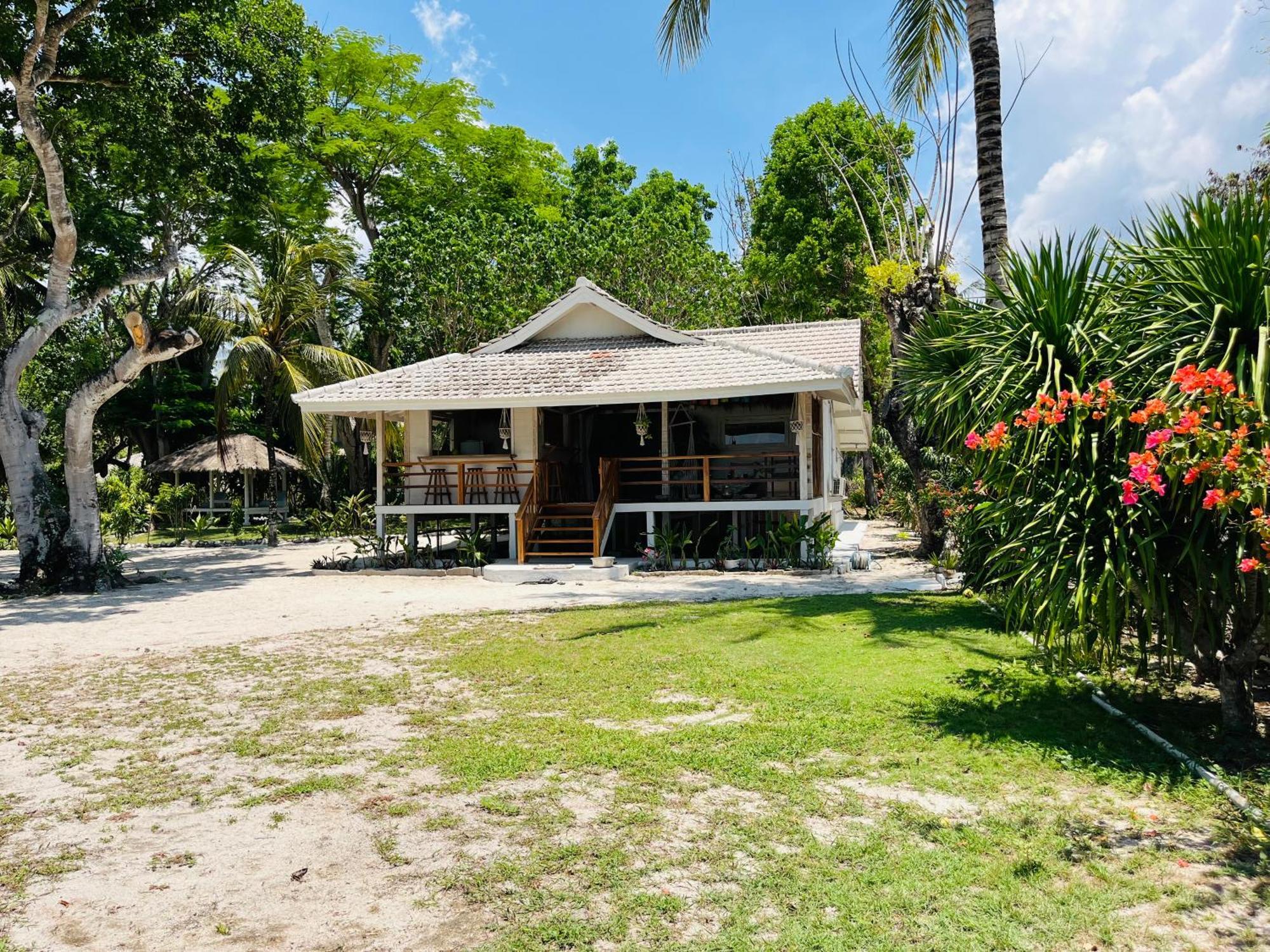 Scar Reef - Beachfront Paradise Lodge *