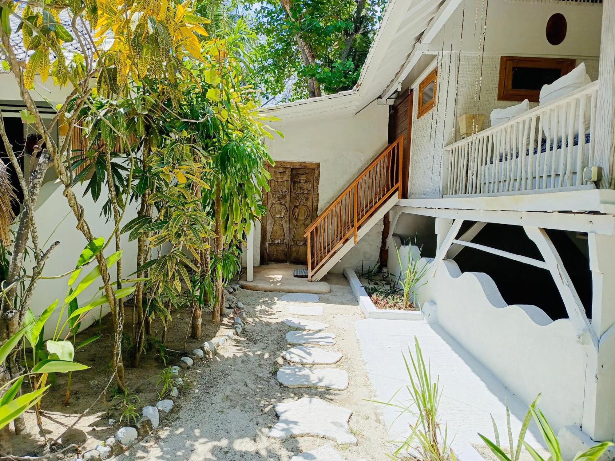 Scar Reef - Beachfront Paradise Lodge *