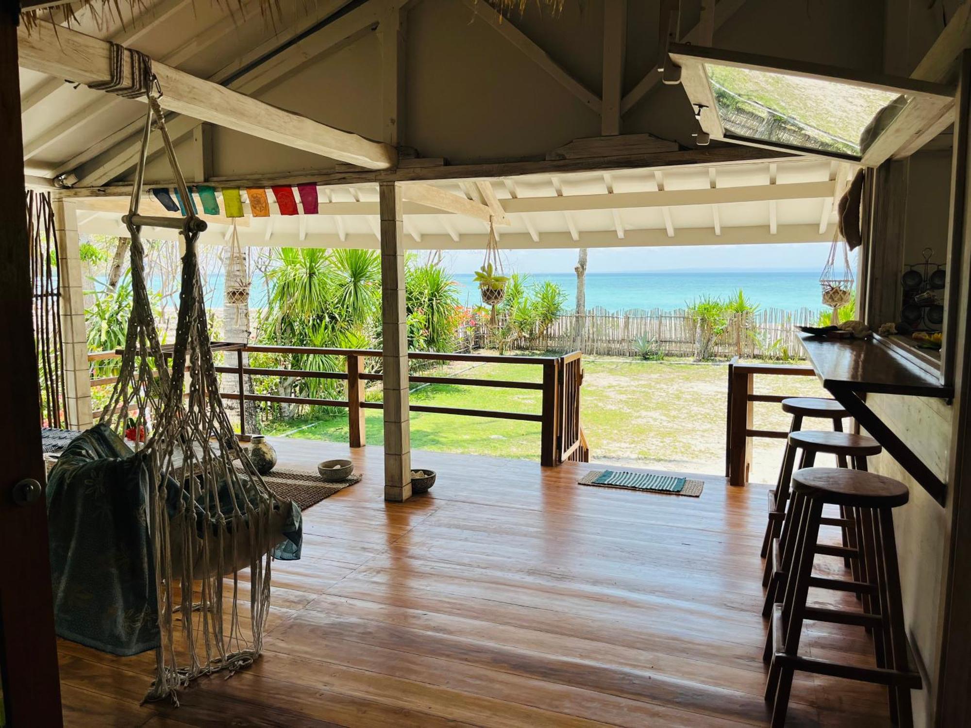 Scar Reef - Beachfront Paradise Lodge Jereweh