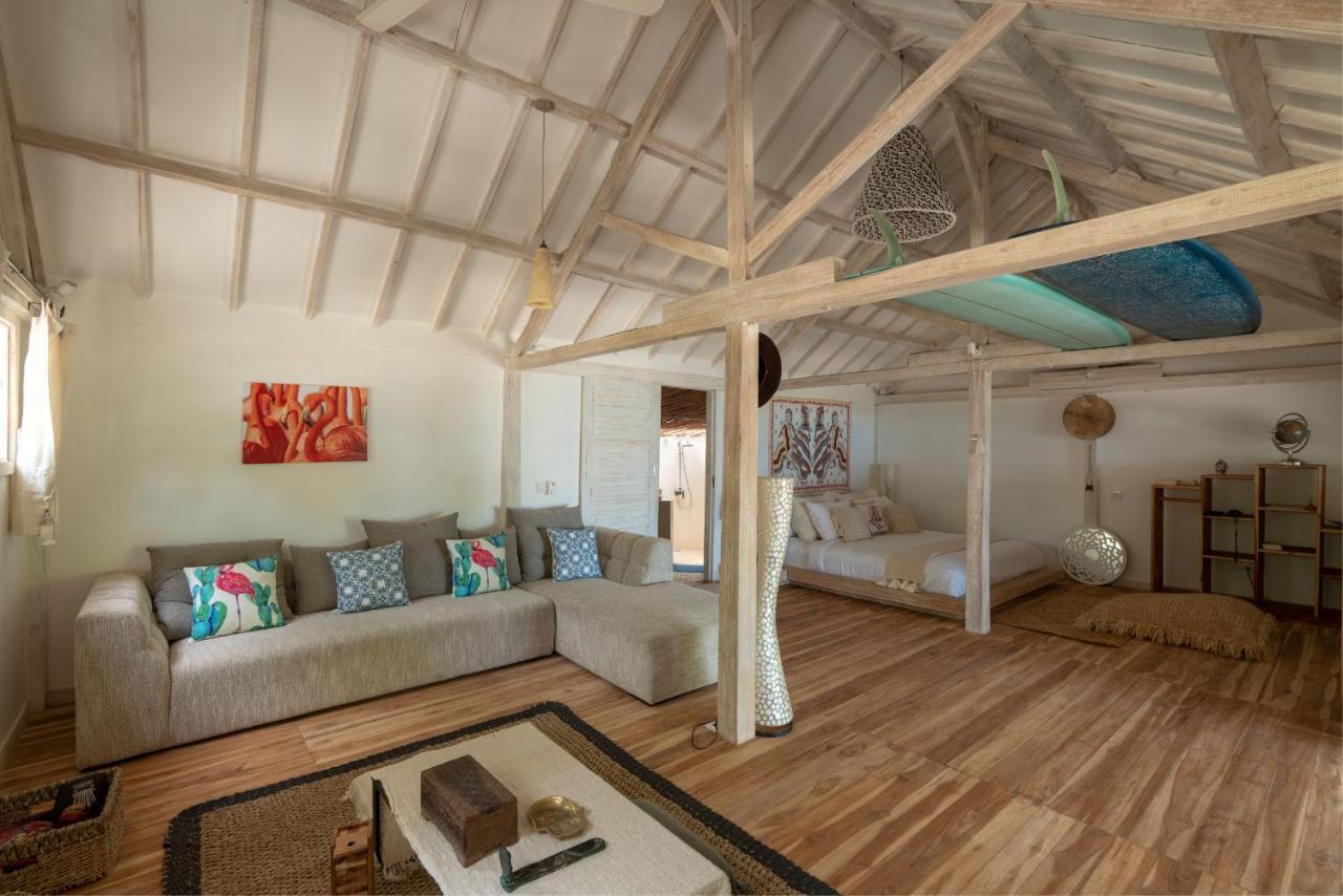 Scar Reef - Beachfront Paradise *