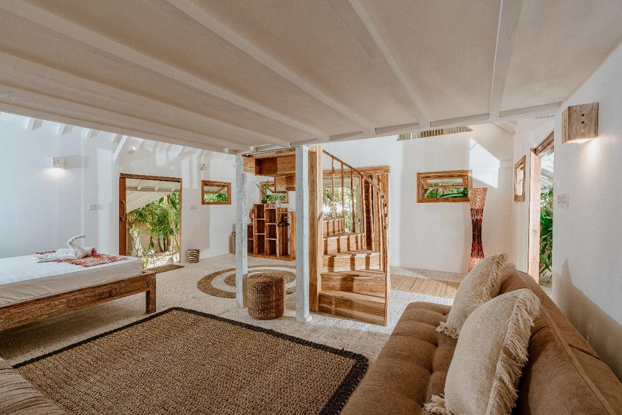 Scar Reef Lodge Jereweh